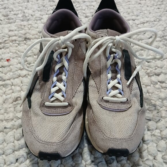 Reebok Walking Shoe - Picture 2 of 4